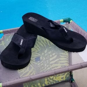 TEVA wedge flip flops EUC 8